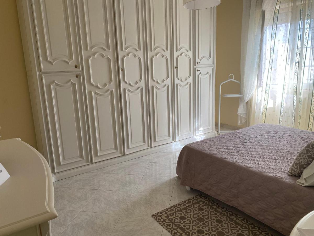 Allegrhouse: Intero Appartamento Bríndisi Exterior foto